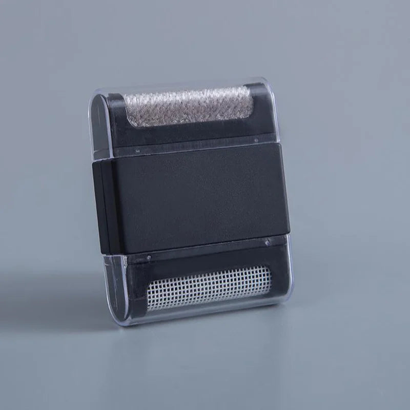 Kliravo Pocket – מסיר שיער קומפקטי לבגדים ולנסיעות