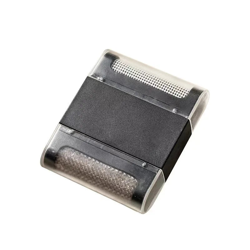 Kliravo Pocket – מסיר שיער קומפקטי לבגדים ולנסיעות